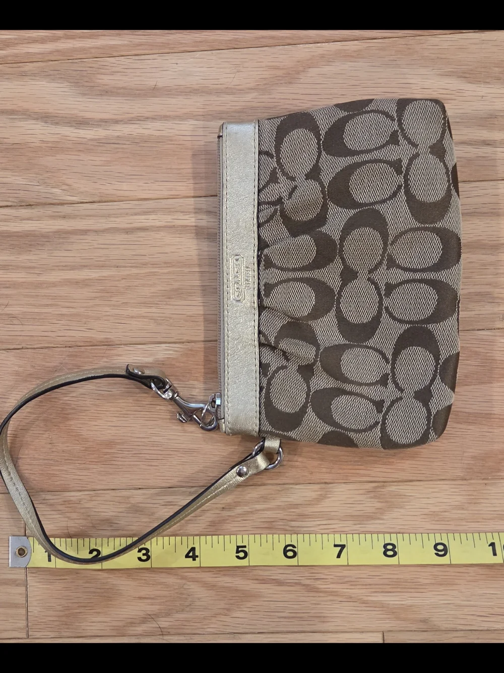 Coach wristlet tan